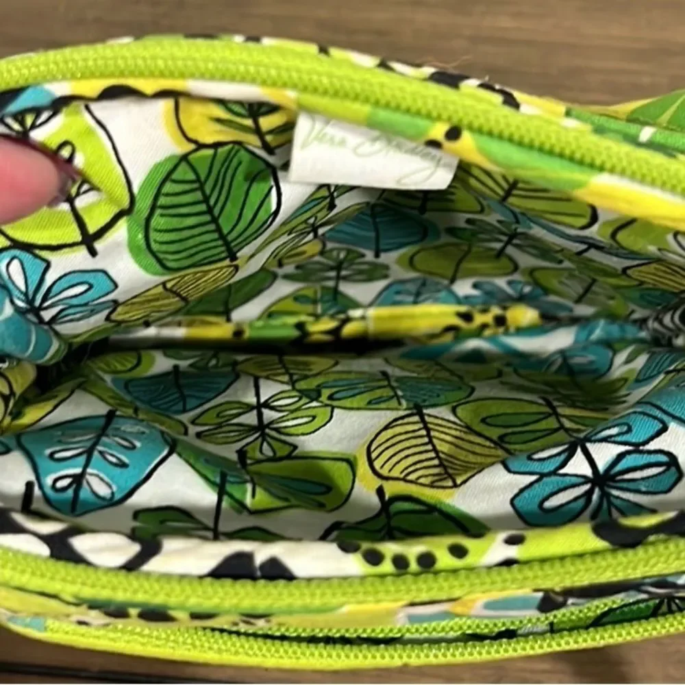 Vera Bradley mini hipster in limes up print - Picture 6 of 7